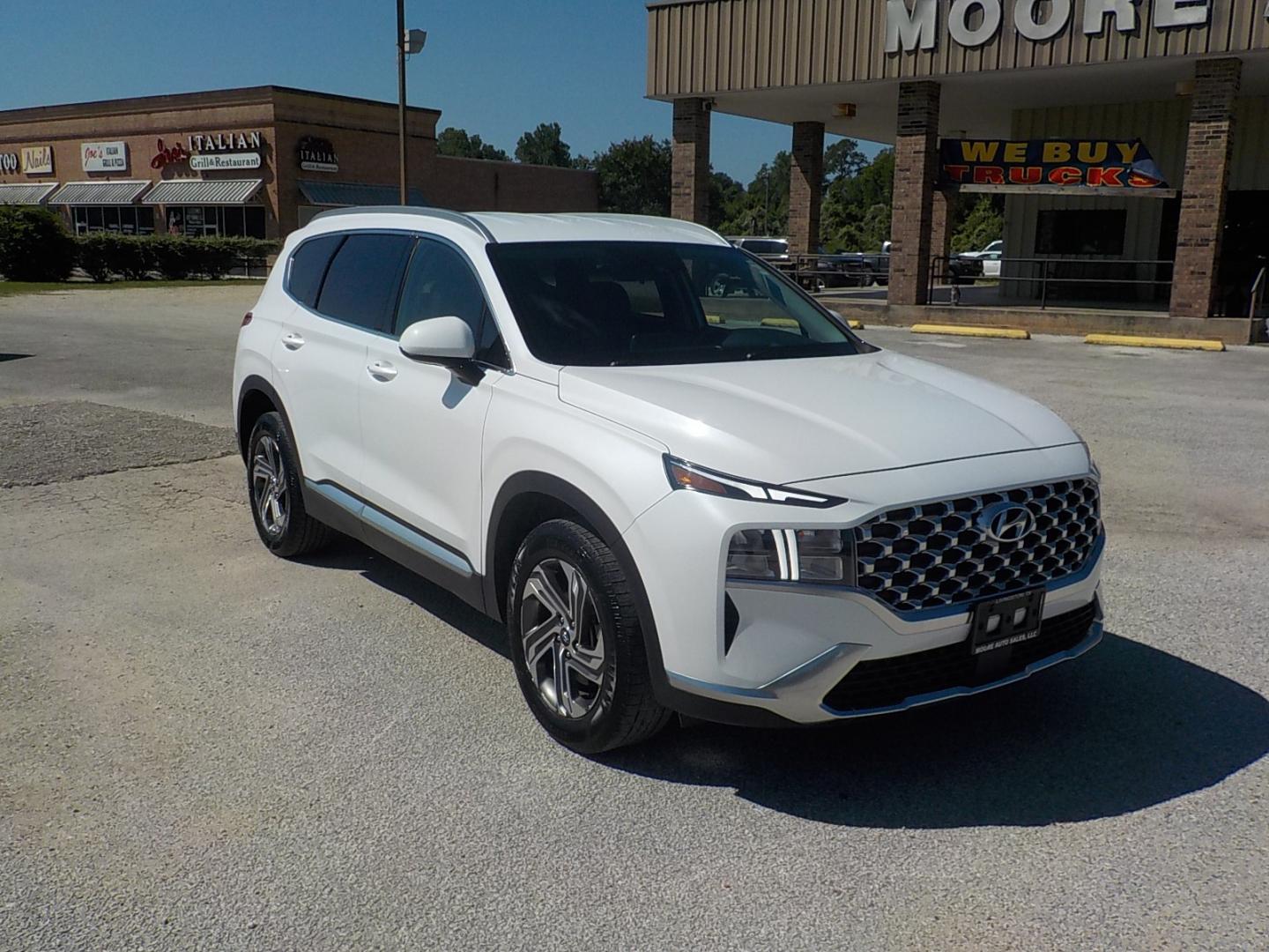 2021 White /Gray Hyundai Santa Fe (5NMS24AJ1MH) , Automatic transmission, located at 1617 W Church Street, Livingston, TX, 77351, (936) 327-3600, 30.710995, -94.951157 - ONE OWNER! Locally owned!! Really a nice unit! - Photo#1